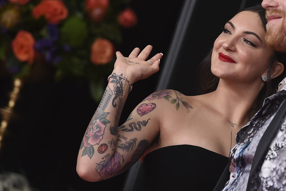 Les poils sous les aisselles de Julia Michaels