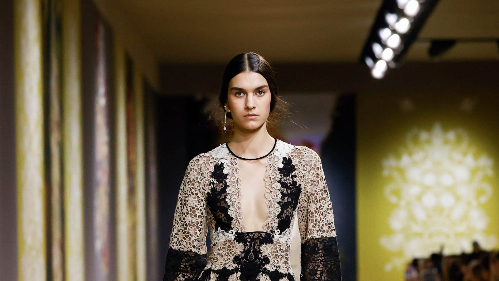 Look 25