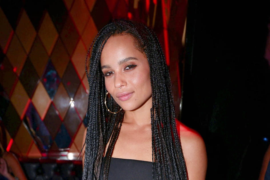 La raie sur le cot&eacute; et les braids de Zo&euml; Kravitz