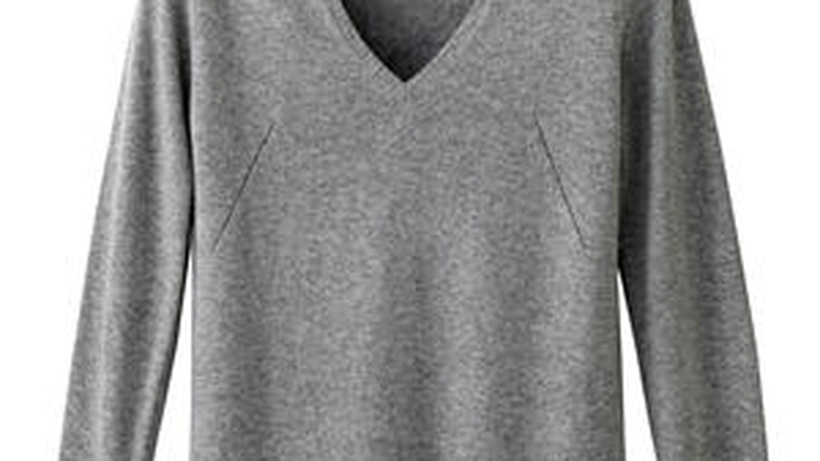 Le pull gris en V