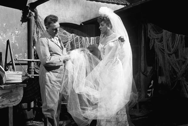 Suzy Delair, angélique dans "Pattes Blanches"