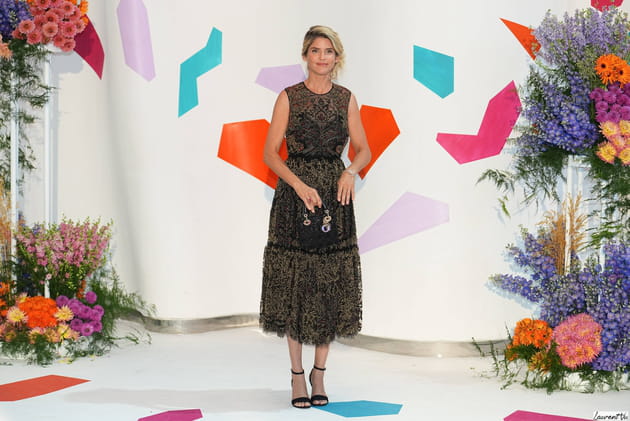 Alice Taglioni animatrice de tombola pour la Croix Rouge mon&eacute;gasque