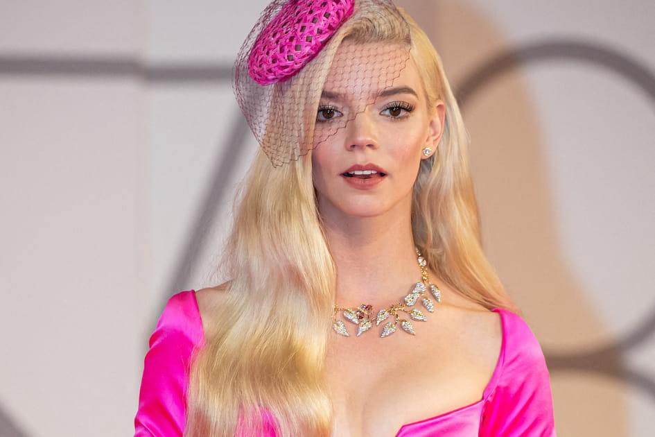 Le one side hair accessoiris&eacute; d'Anya Taylor-Joy