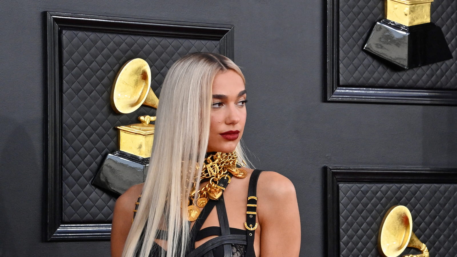 Dua Lipa 