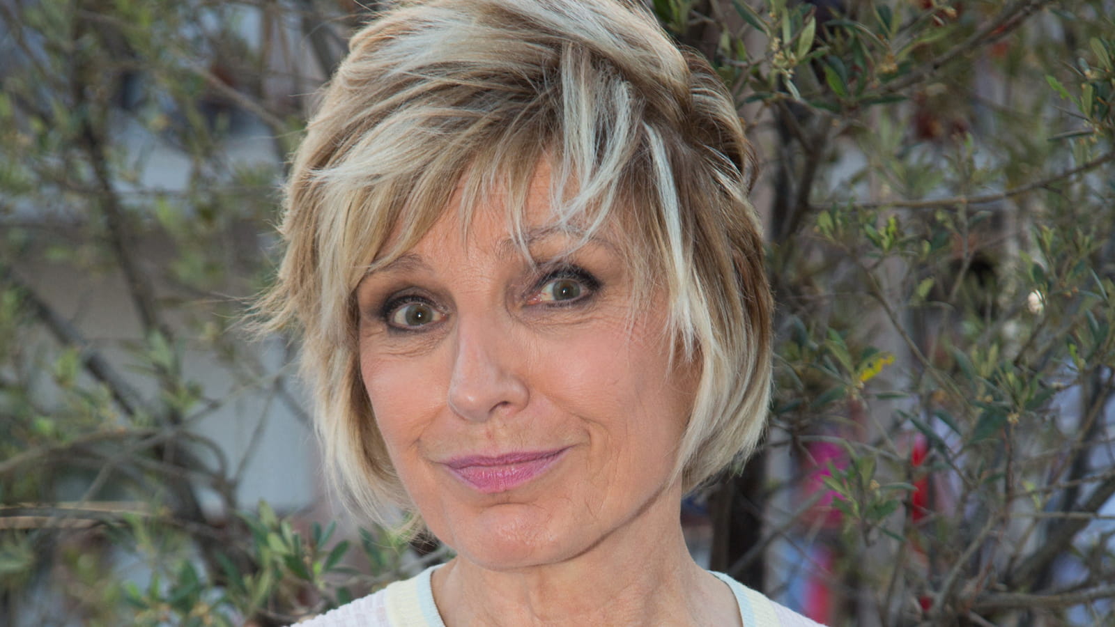 Evelyne Dhéliat