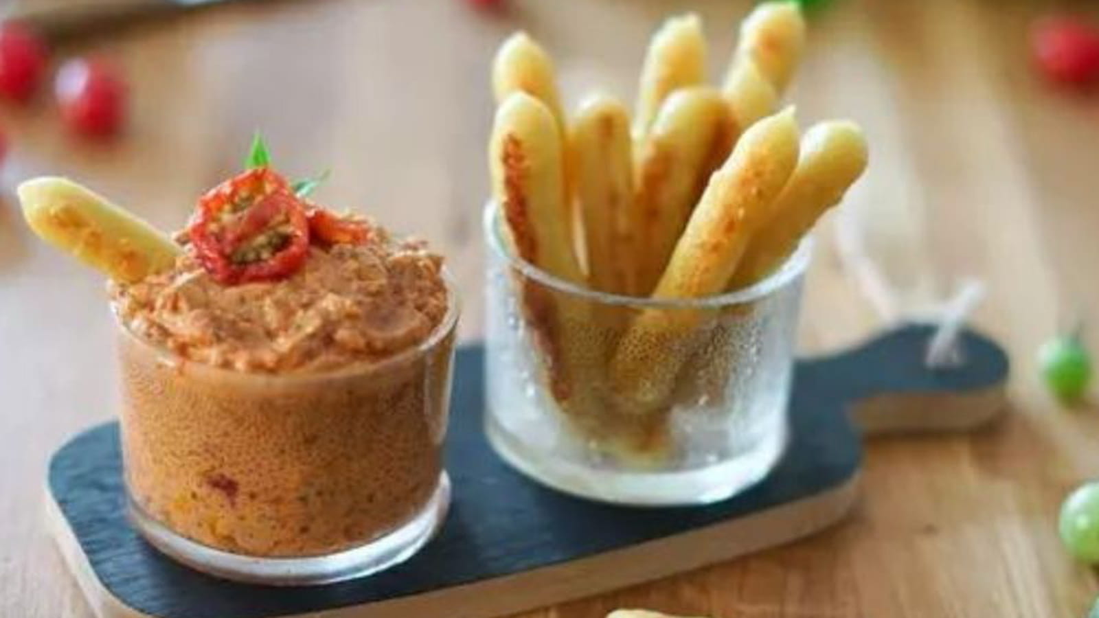 Dip tomate et gnocchis rolls