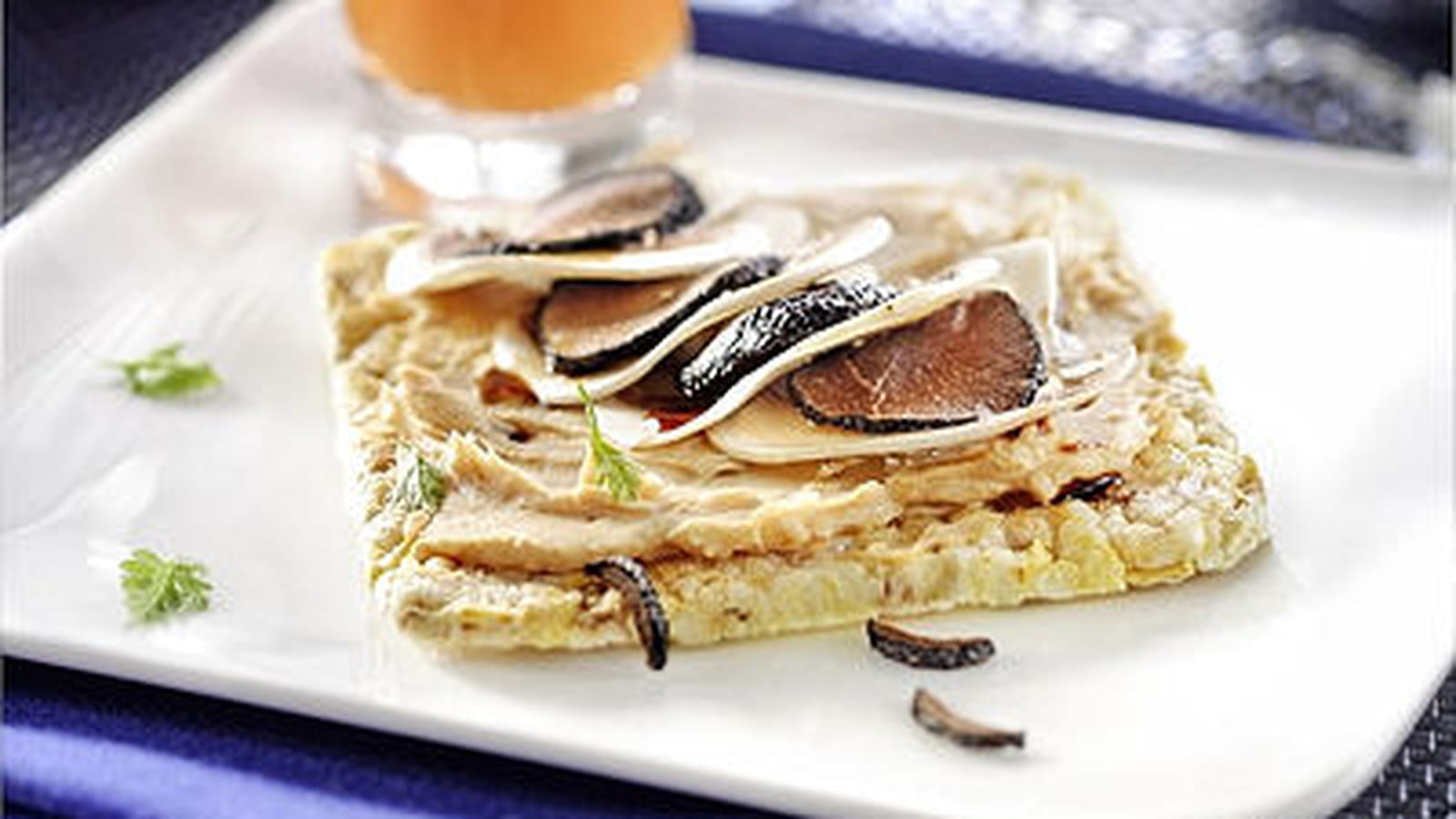 Galette maïs et terrine forestière aux champignons de Paris et truffe fraîche