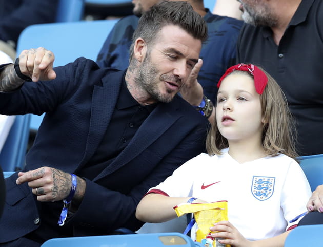 Harper Beckham en mode supportrice de foot avec David