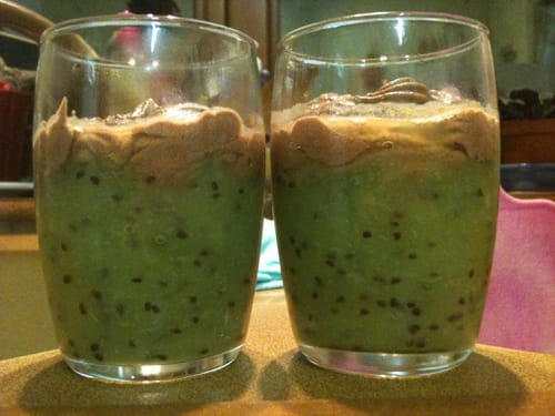 Compote de kiwi, chantilly chocolat