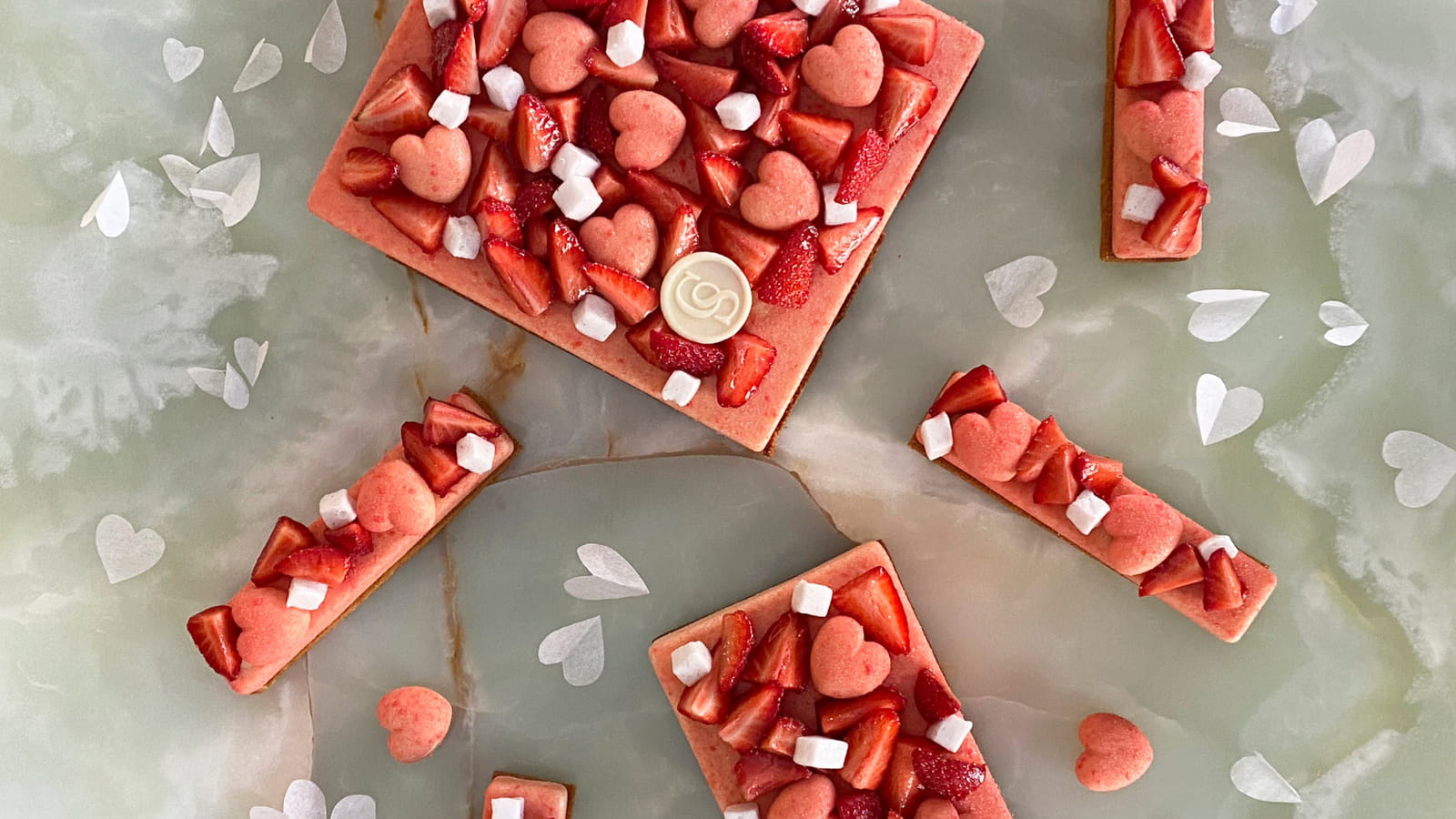 L'entremets "Comme un fraisier" de CinqSens par Nicolas Paciello