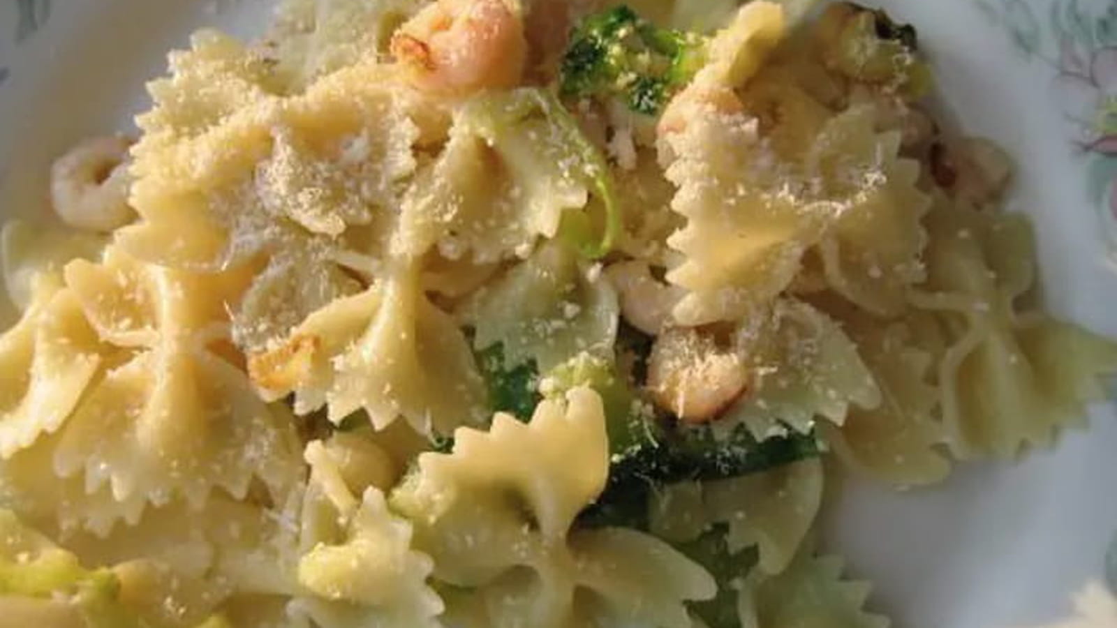 Farfalles aux courgettes et aux crevettes