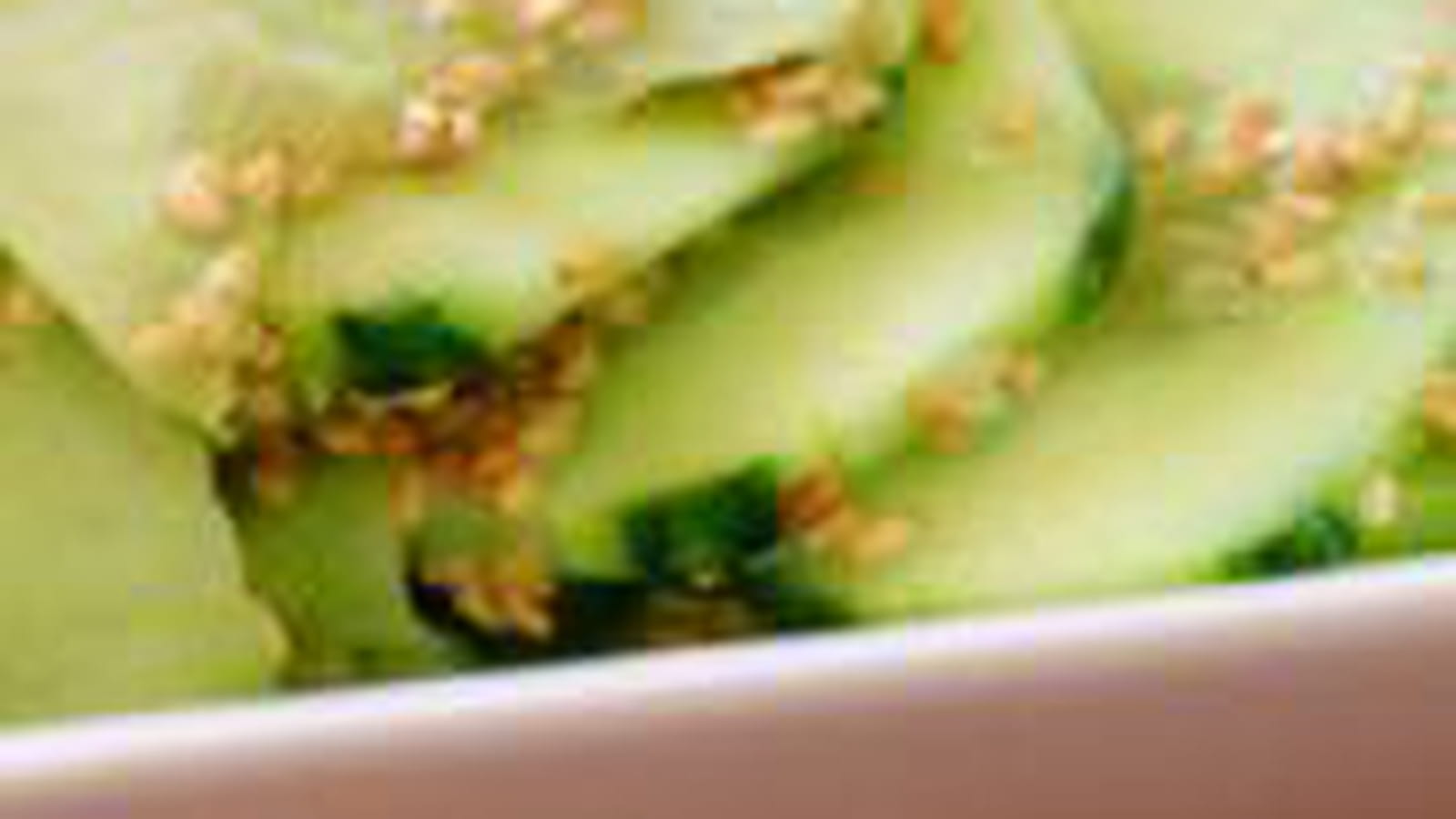 Salade de concombre au wasabi et sésame