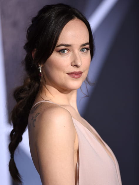La tresse classique de Dakota Johnson