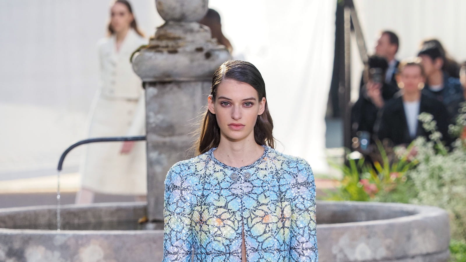 Look 32