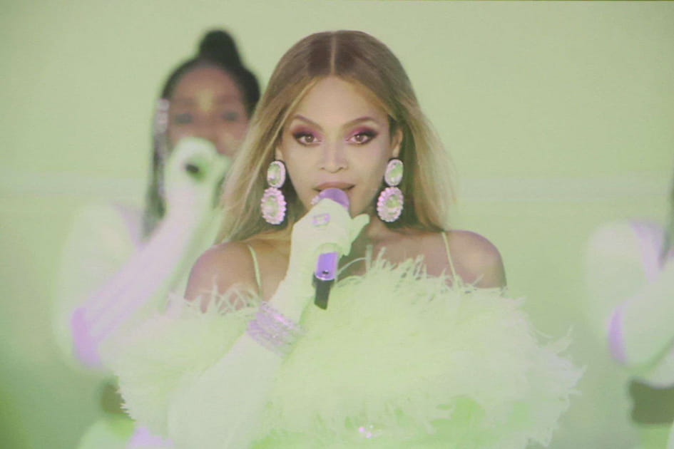 Le maquillage rose de Beyonc&eacute;