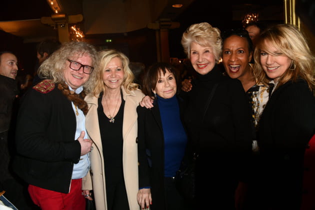 Dani&egrave;le Gilbert tr&egrave;s entour&eacute;e pour son spectacle au Casino de Paris