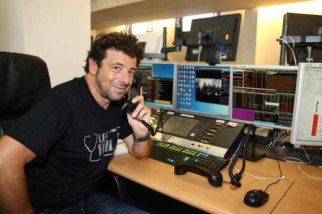 "Allô, Patriiiick ?" : le chanteur récolte des dons lors du Charity Day en 2016