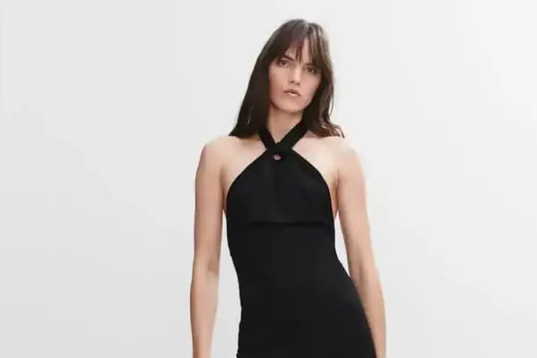 Robe ouverte dans le dos à emmanchures américaines