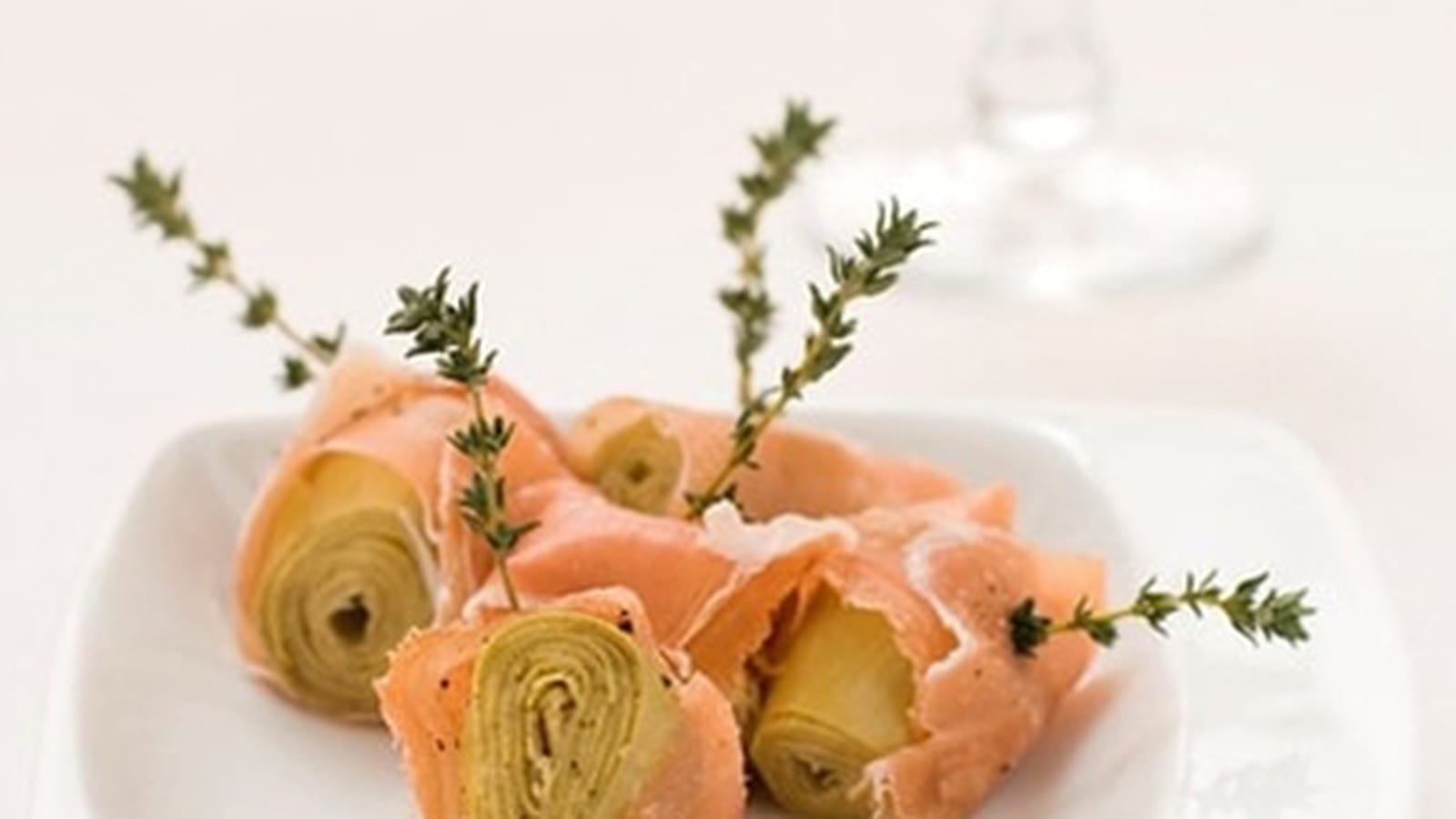 Bouchée de coeur d'artichaut au jambon cru