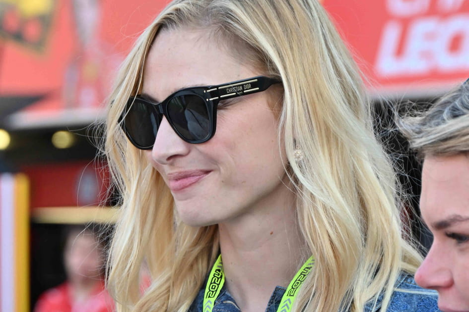 Beatrice Borromeo, lumineuse avec son blond tr&egrave;s clair