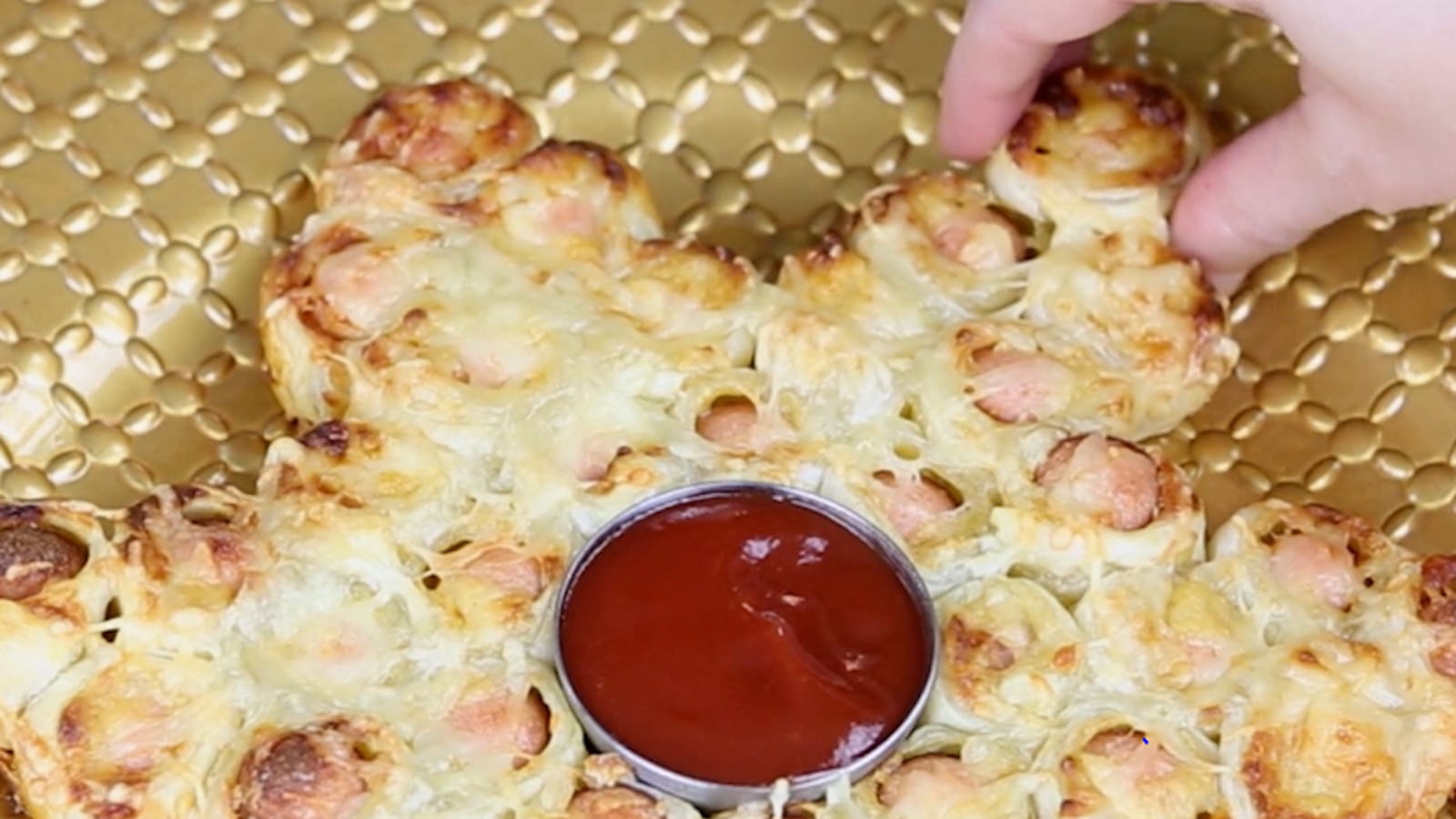 Étoile en feuilletés de saucisses