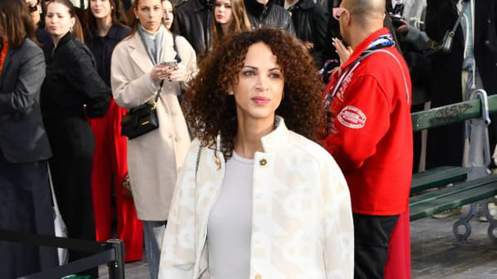 Le parcours mode impeccable de Noémie Lenoir