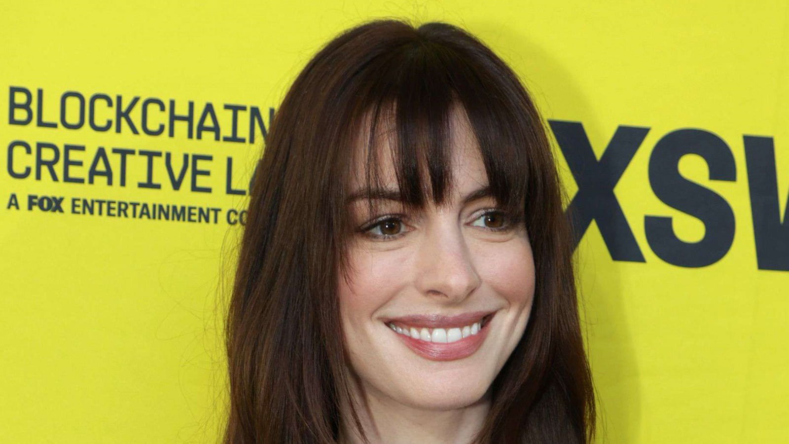 Anne Hathaway avec frange