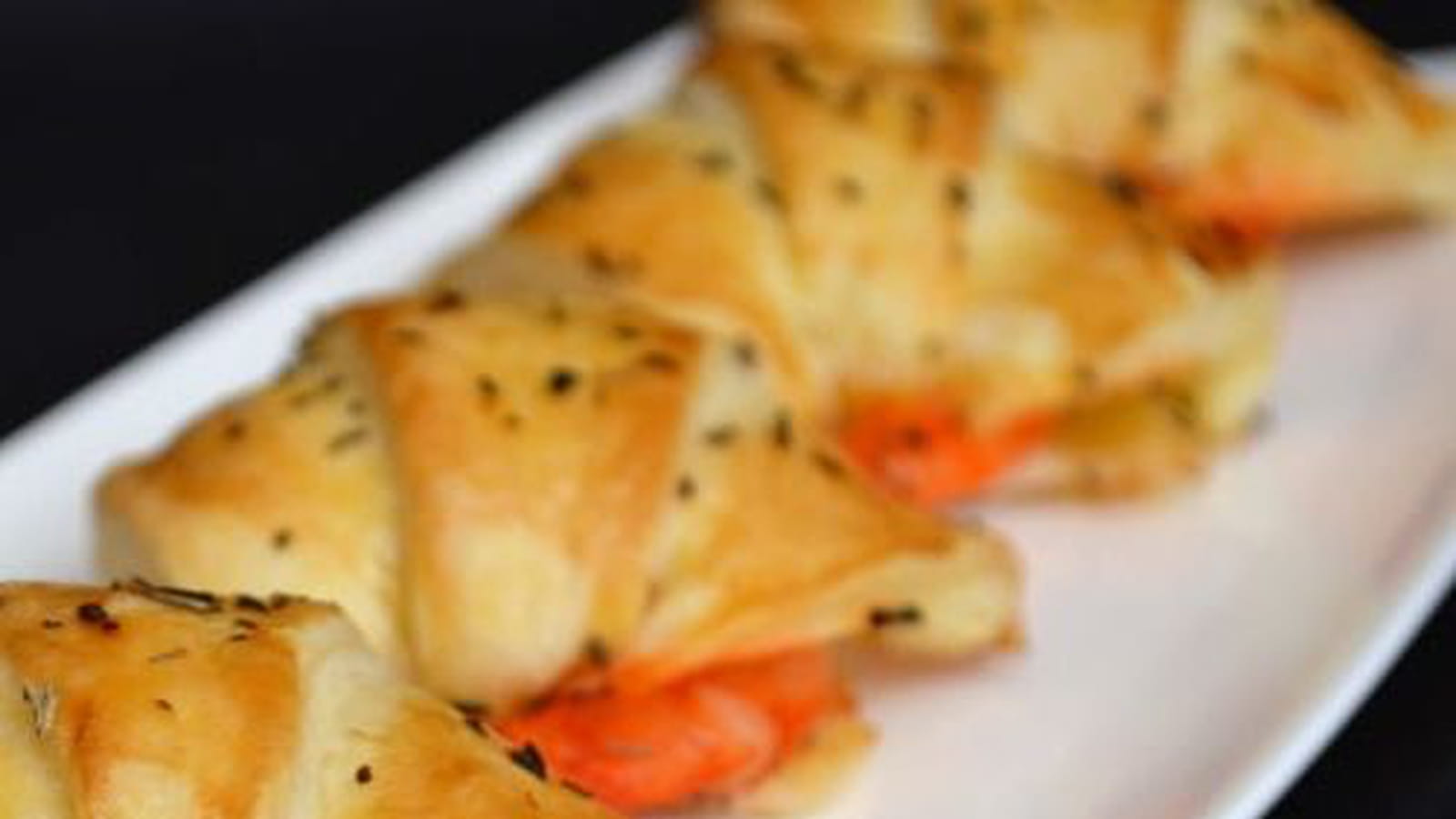 Croissants feuilletés aux gambas marinés