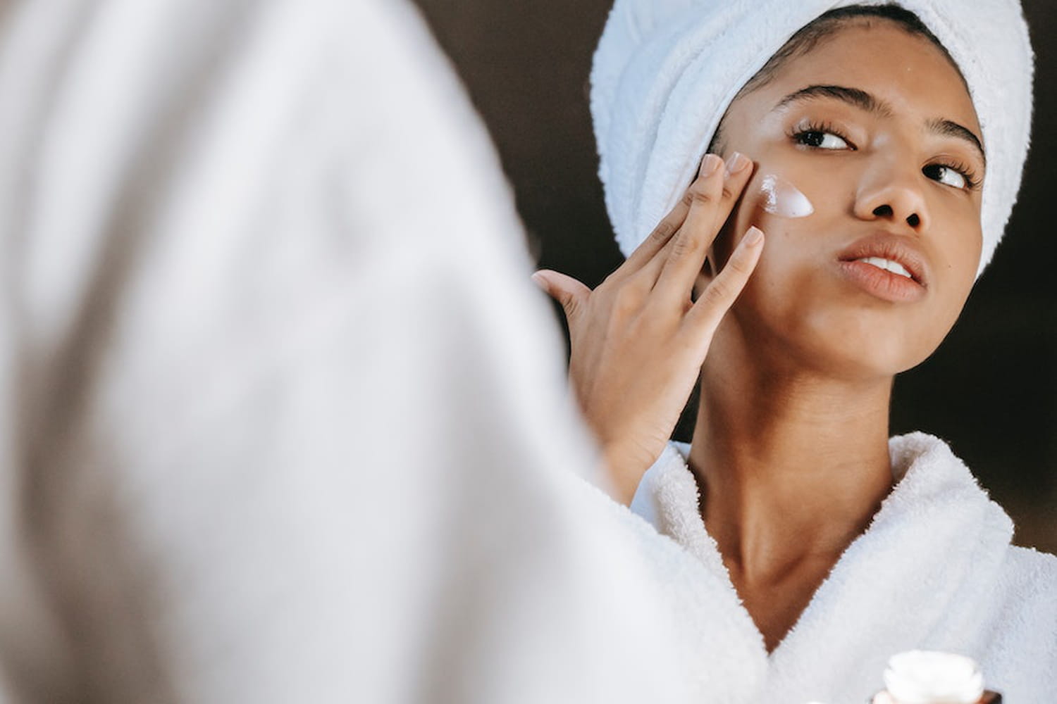 Votre peau est sèche et vous ne savez plus quoi faire ? Essayez la tendance du "Skin flooding"