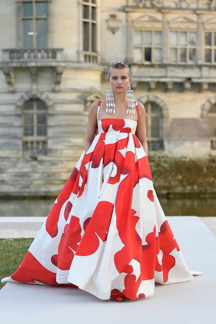 Look 40&nbsp;du d&eacute;fil&eacute; Valentino haute couture automne-hiver 2023-2024