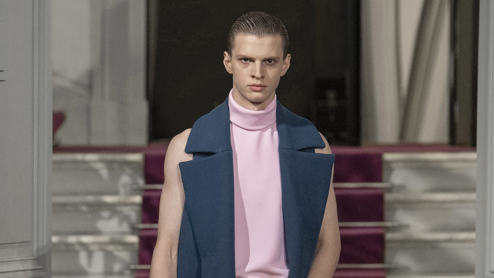Look 33 du défilé Valentino
