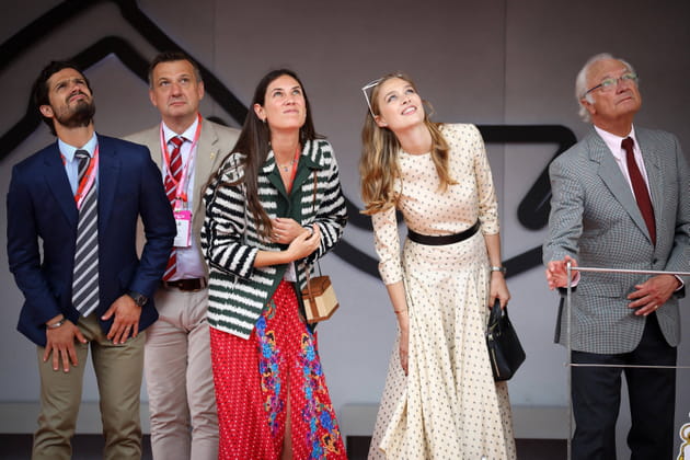 Tatiana et B&eacute;atrice Casiraghi, le roi et le prince de Su&egrave;de suivent la course de F1&nbsp;de tr&egrave;s pr&egrave;s