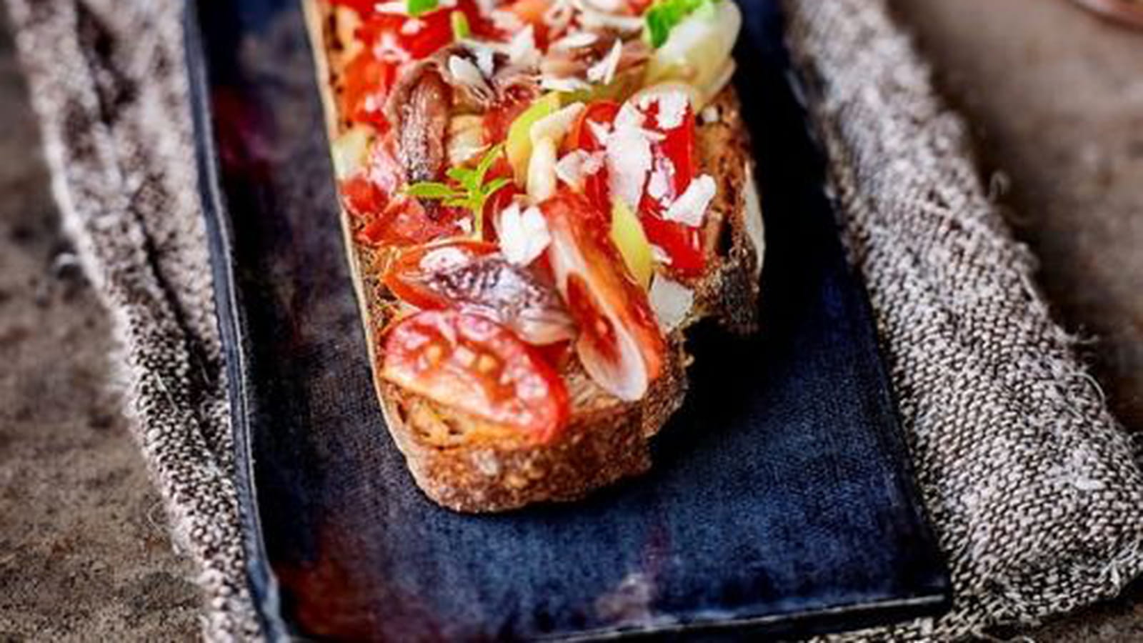Bruschetta «tomates et anchois fumés»