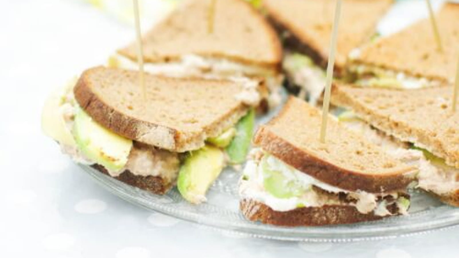 Mini sandwich avocat et thon