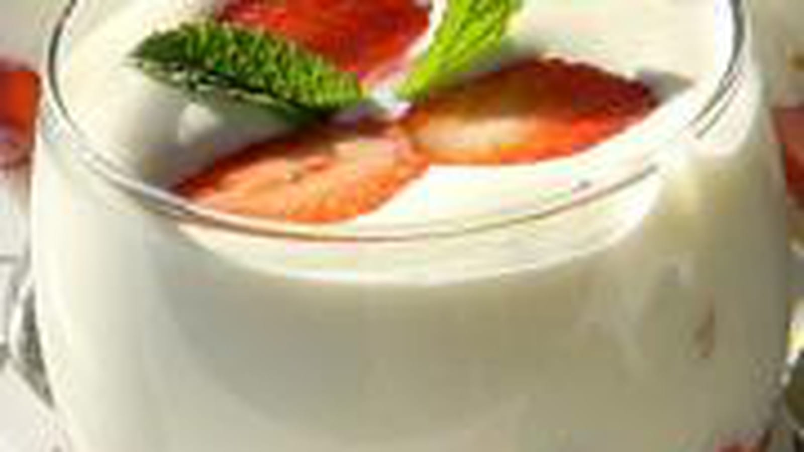 Trifle fraises, rhubarbe et mousse de chocolat blanc