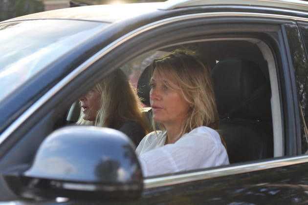 Marie et Sarah Poniatowski invitées VIP aux obsèques d'Alain Delon