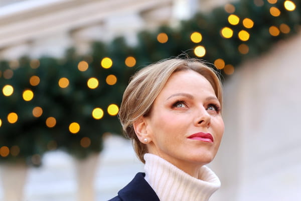 Charlene-Monaco-arbre-noel-chignon-chic