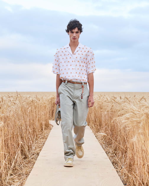 D&eacute;fil&eacute; Jacquemus printemps-&eacute;t&eacute; 2021, passage 32