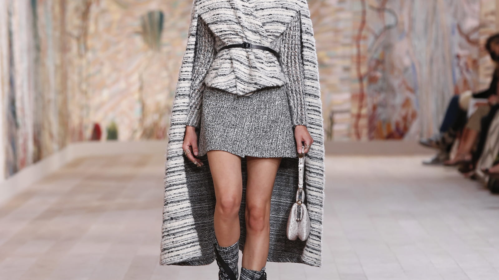 Look 18