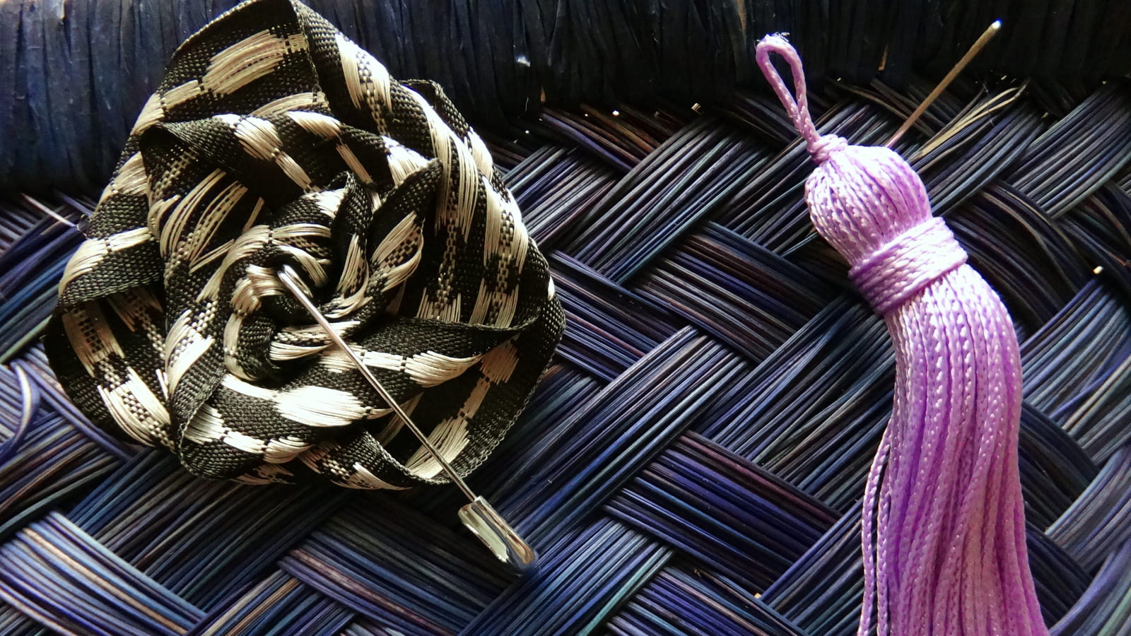 Positionner les roses et pompons