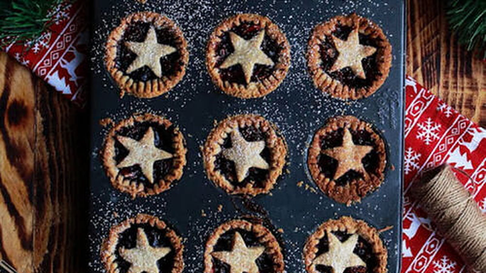 Mince Pies à la confiture de cerises noires et fève Tonka
