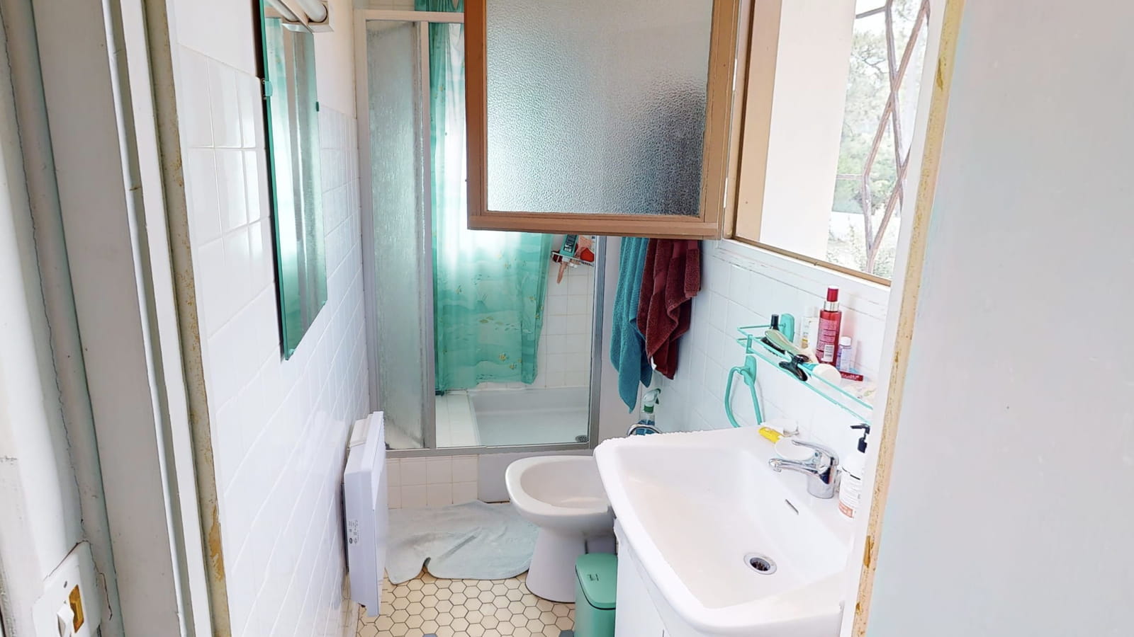 Salle de bains avant