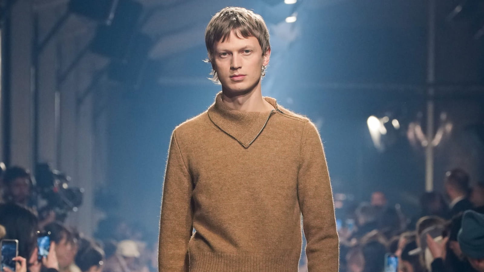 Look 15