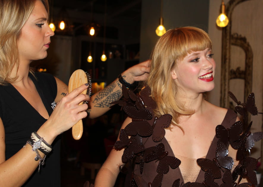 Coiffure a&eacute;rienne et make-up sophistiqu&eacute;