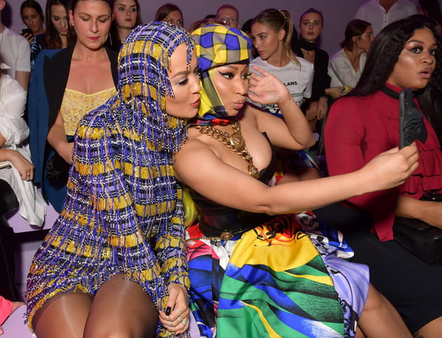 Rita Ora et Nicki Minaj, d&eacute;tonantes au D&eacute;fil&eacute; Versace