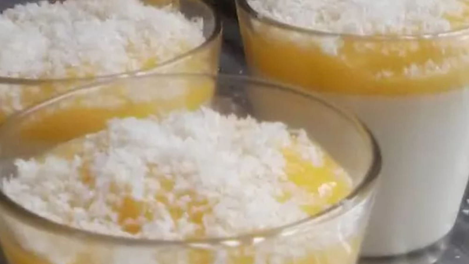 Panna cotta chocolat blanc et son coulis de mangue (à l'agar-agar)