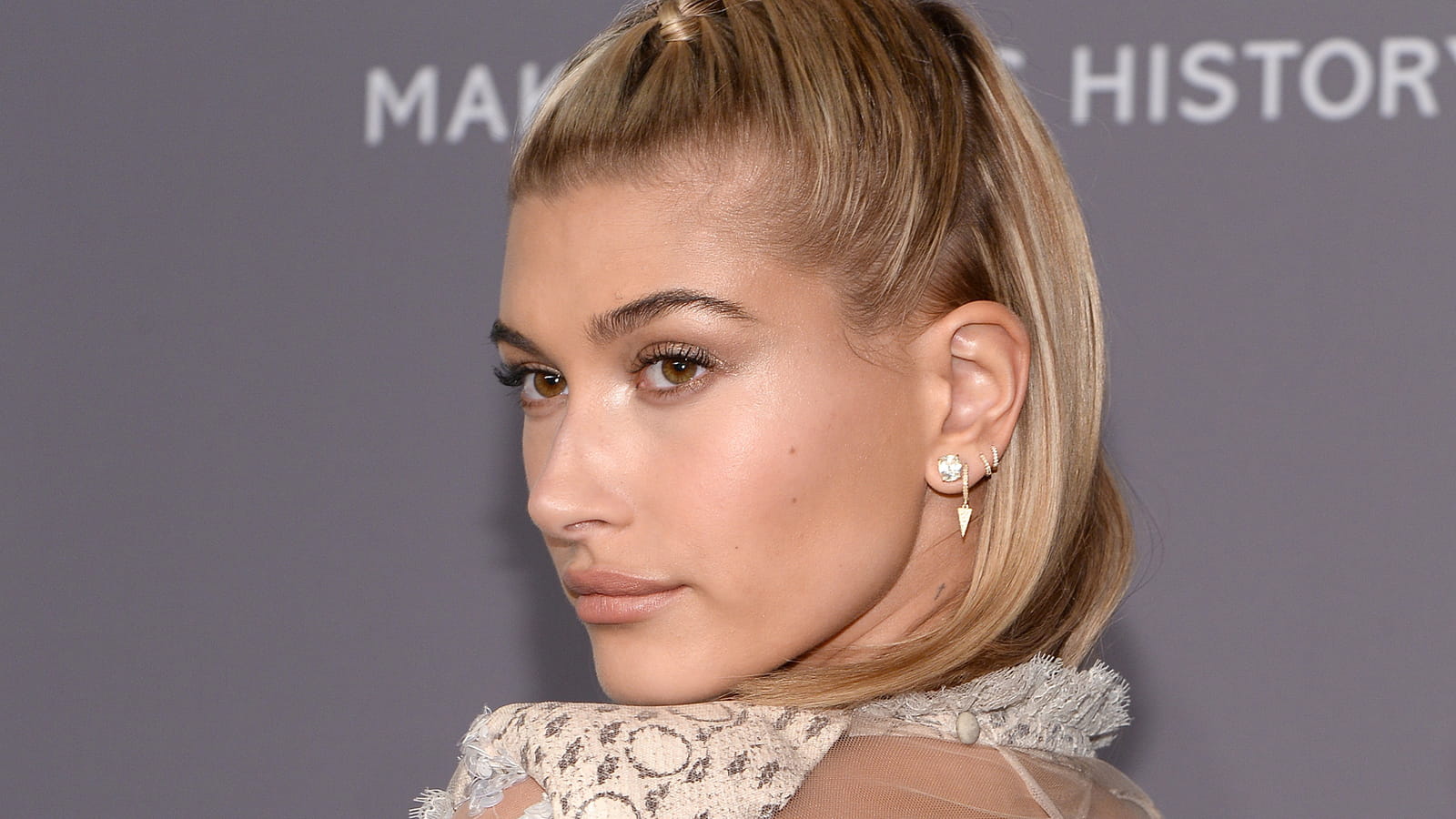 Hailey Baldwin  