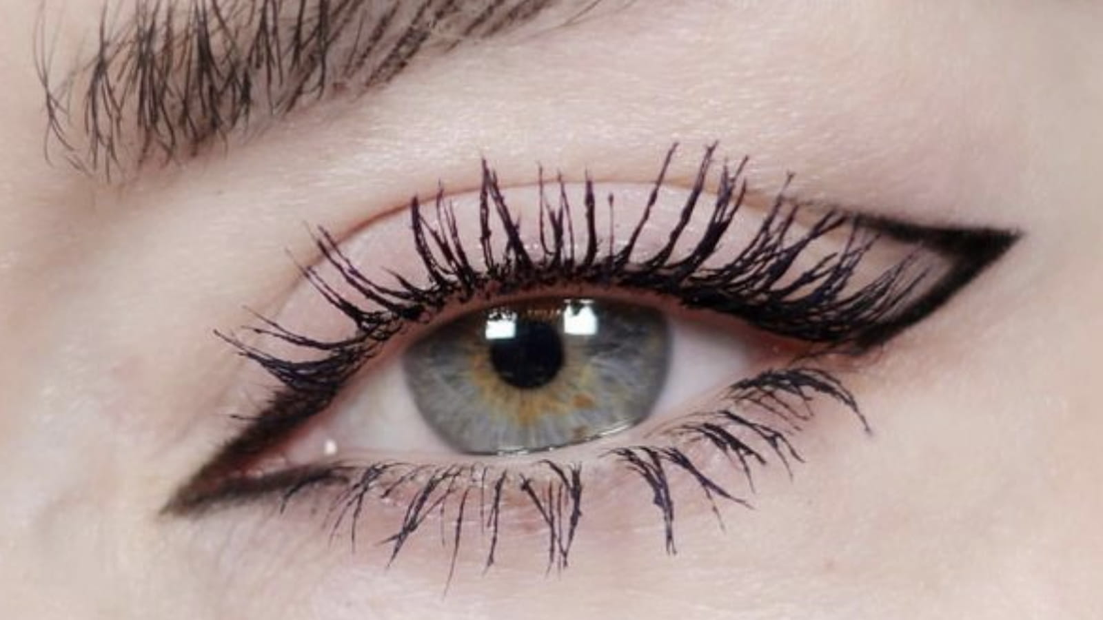 Eyeliner géométrique