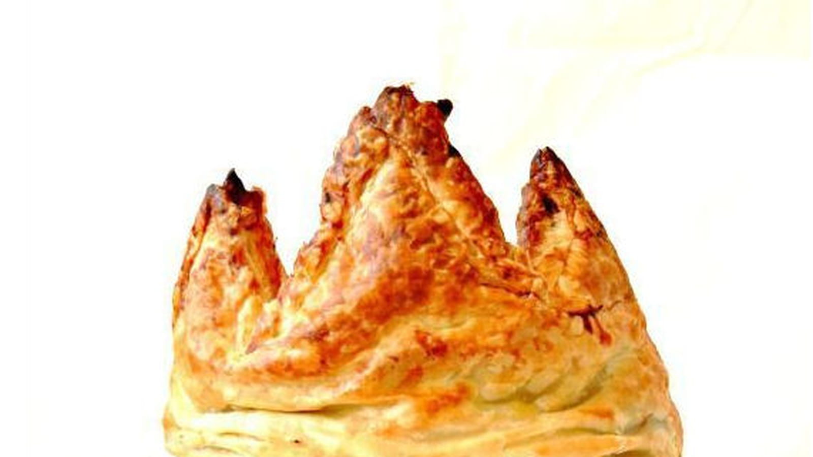Galette des rois couronnée