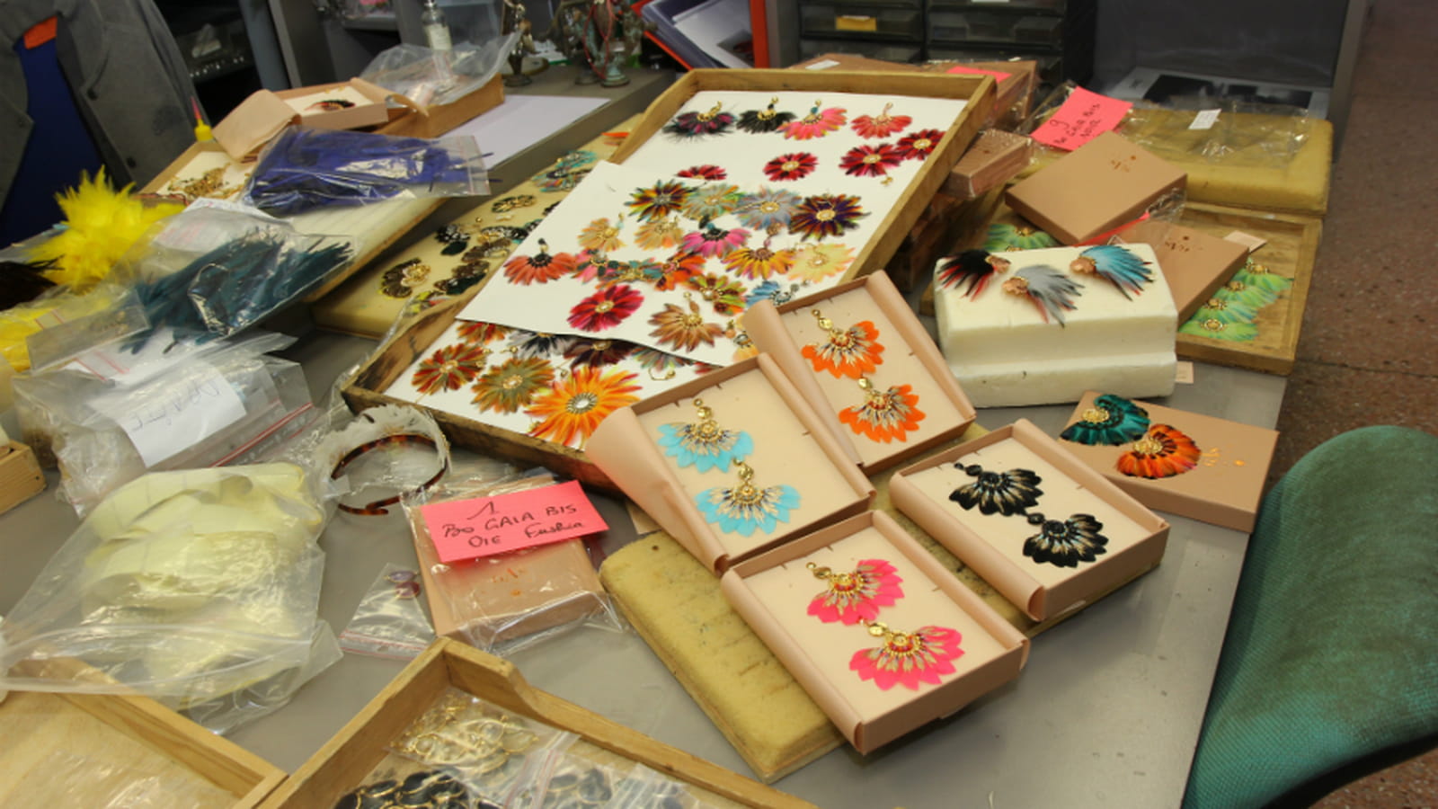 Les bijoux quittent l'atelier
